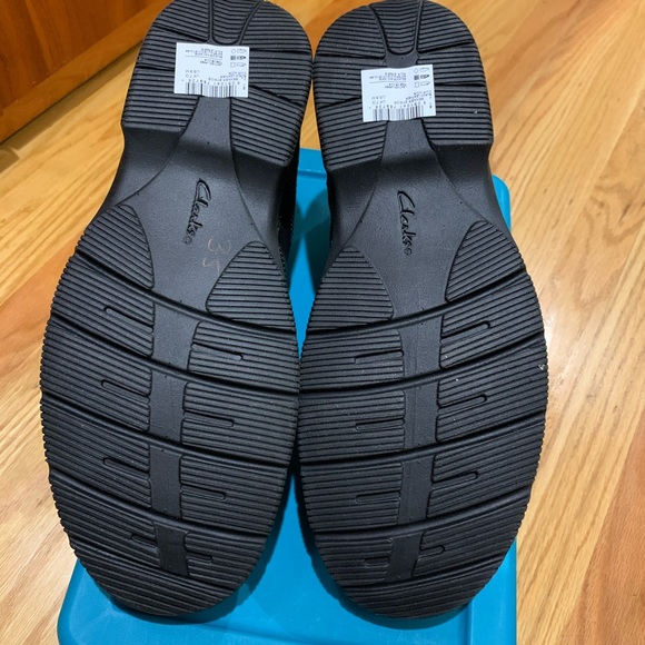 BNWT Clarks men’s genuine leather shoes. - Picture 3 of 8